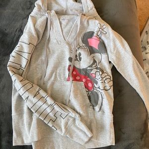 3/$15 ⭐️Disney Minnie Mouse Pullover⭐️